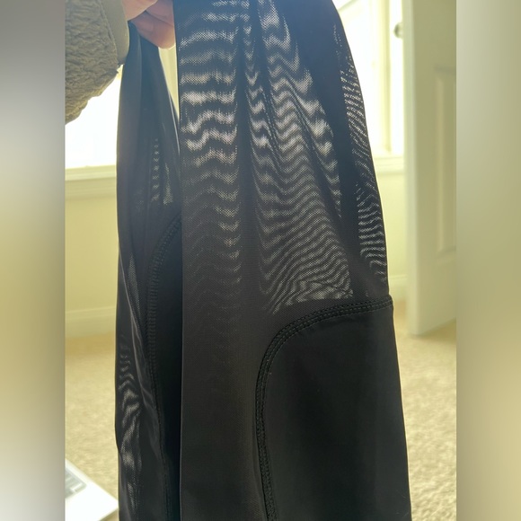 19. FOREVER 21 Activewear Pants - Picture 7 of 7